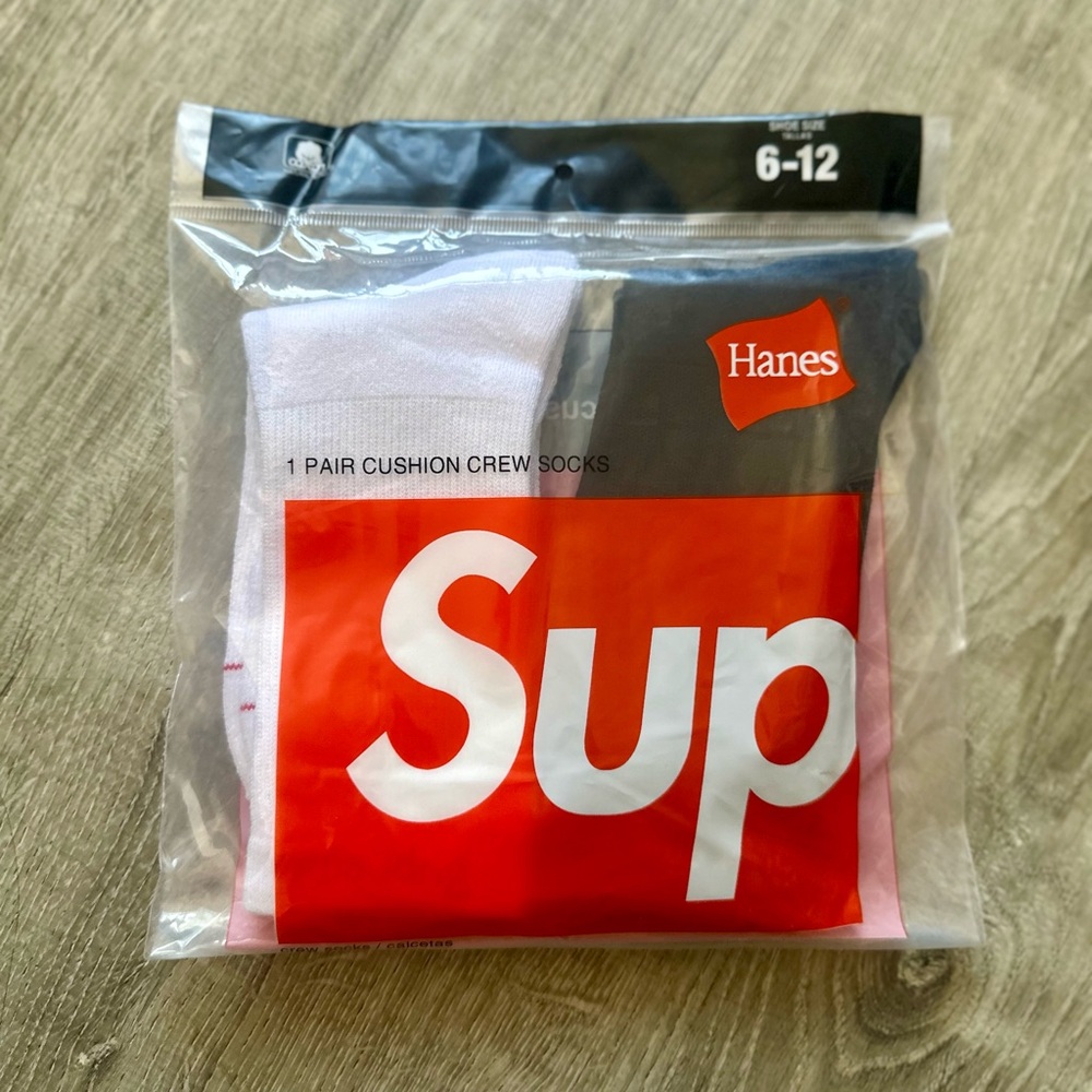 2x Pairs SUPREME x Hanes Crew Socks • Mixed Black/White • Size Med/Large • BNWT